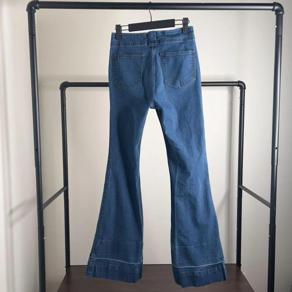 Women's Denim Flare Jean Forever 21 Size Small wt vertically elongated pockets - Picture 3 of 8